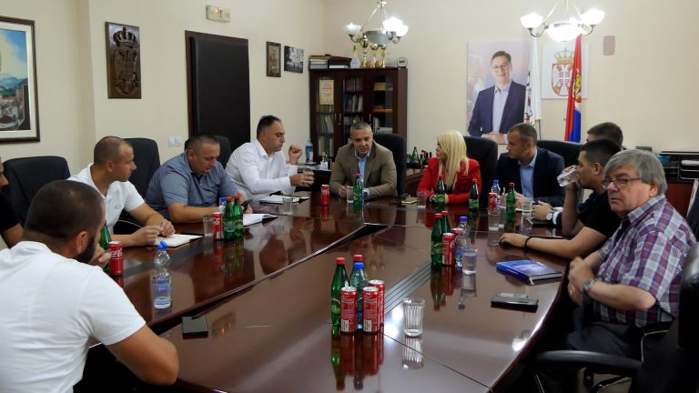 Još jedan sastanak bez dogovora o ceni maline Još jedan sastanak bez dogovora o ceni maline - Lokal Info