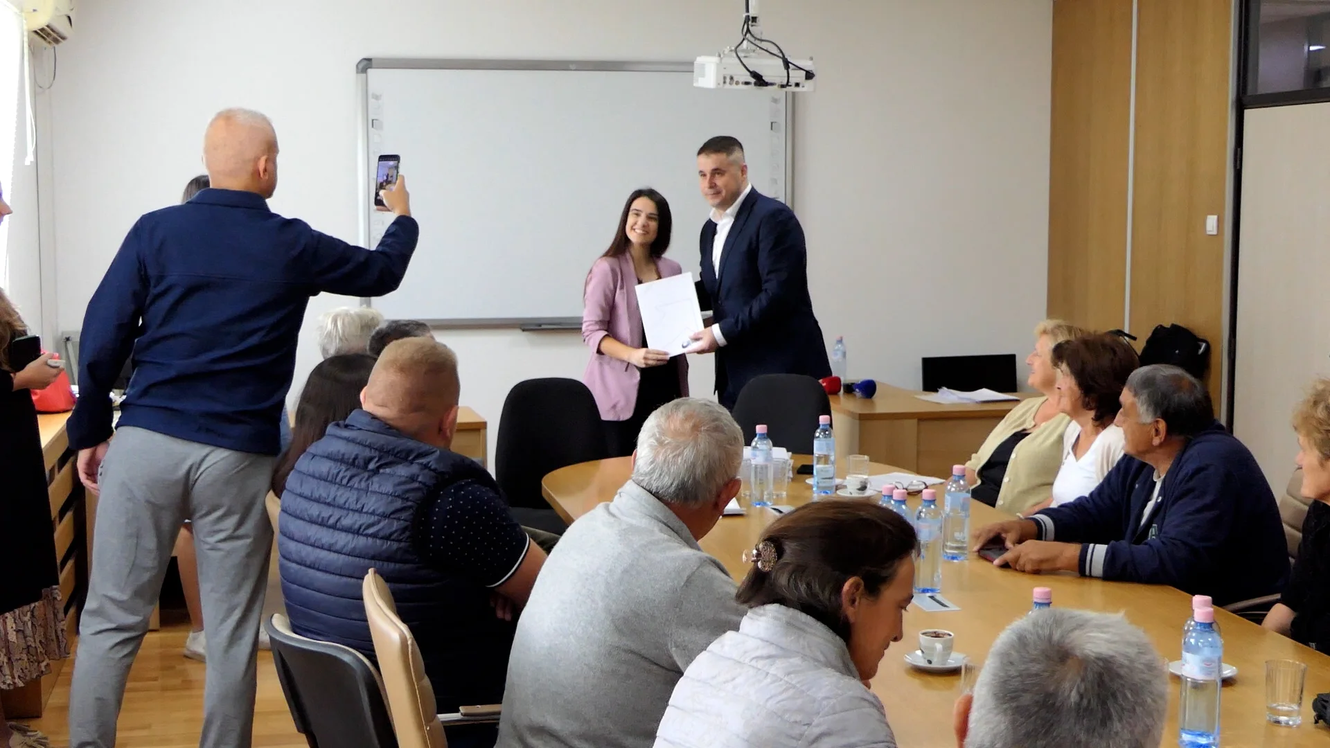 Lučani – 16 poljoprivrednika dobilo nove i savremene plastenika - Lokal Info