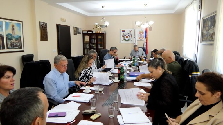 Većnici dali saglasnost za korišćenje školske sale sportskim klubovima Većnici dali saglasnost za korišćenje školske sale sportskim klubovima - Lokal Info