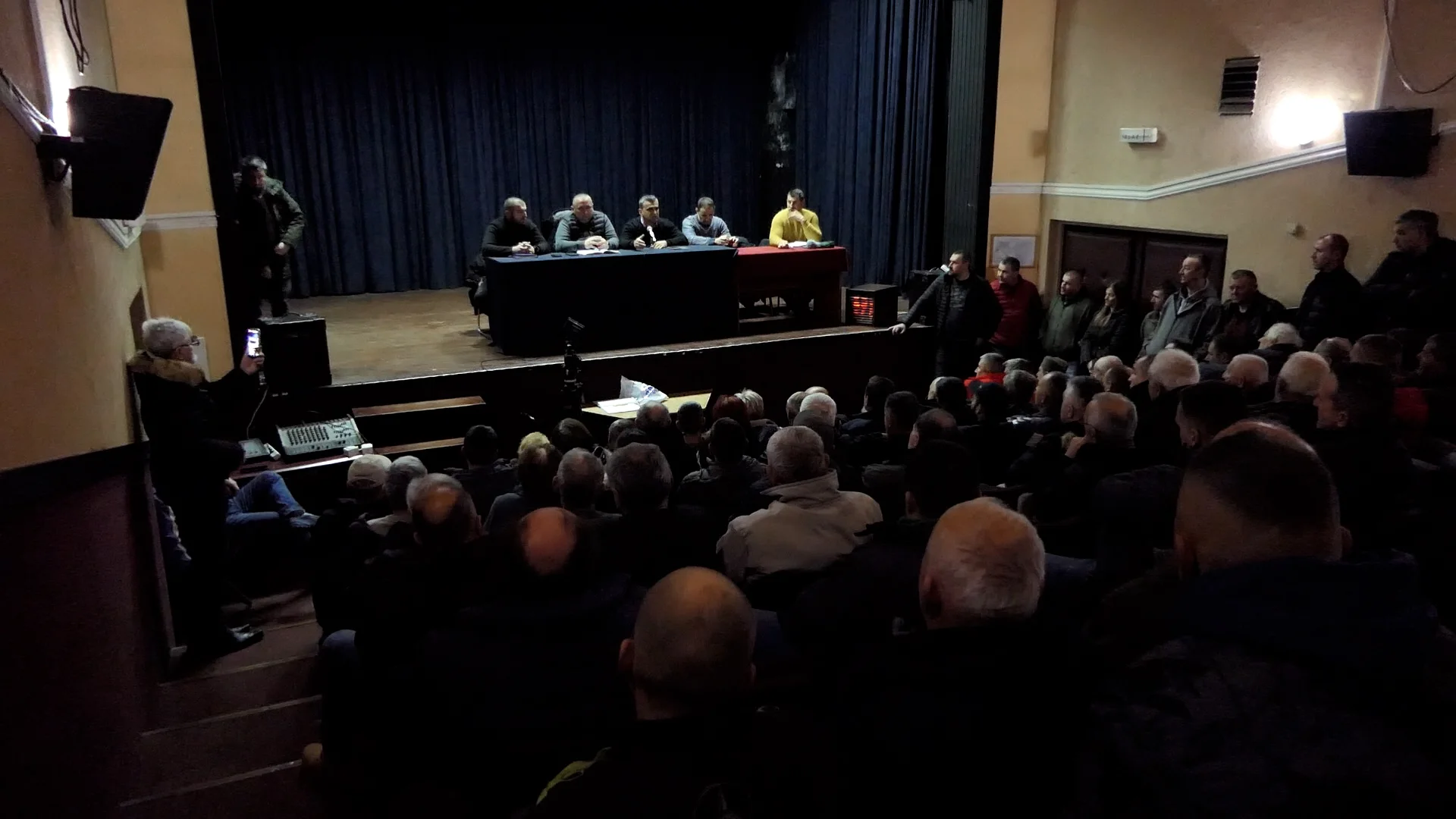 Malinari zahtevaju doplatu i projekciju cene za narednu godinu do 15. januara - Lokal Info