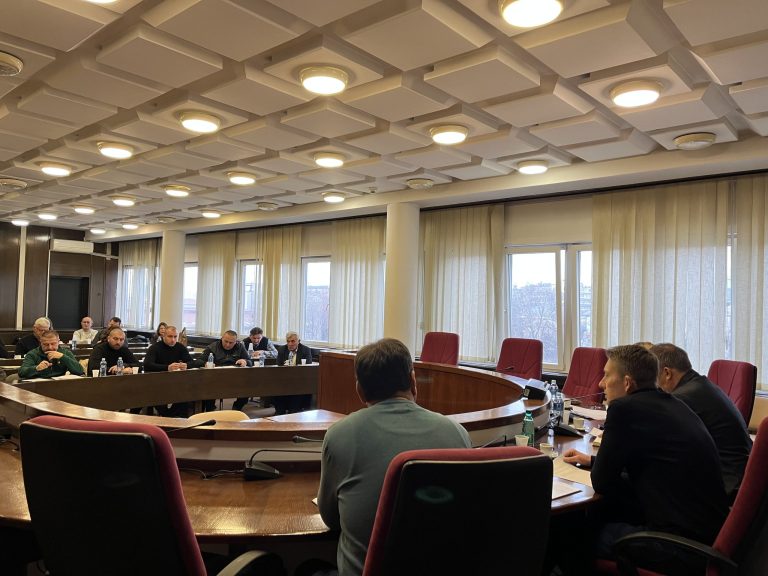 Ministarstvo pozvalo otkupljivače malina da doplate do minimum 300 dinara po kilogramu za maline roda 2024. godine Ministarstvo pozvalo otkupljivače malina da doplate do minimum 300 dinara po kilogramu za maline roda 2024. godine - Lokal Info