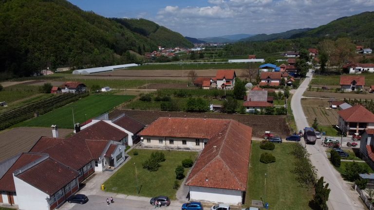 Zajedničkim snagama do novog terena: Deca u Trešnjevici dobijaju prostor za sport Zajedničkim snagama do novog terena: Deca u Trešnjevici dobijaju prostor za sport - Lokal Info