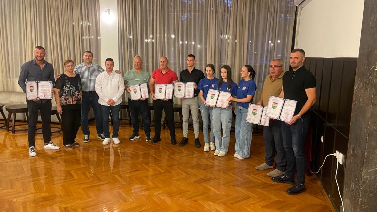 Najbolji sportisti opštine Lučani nagrađeni za izuzetne uspehe Najbolji sportisti opštine Lučani nagrađeni za izuzetne uspehe - Lokal Info