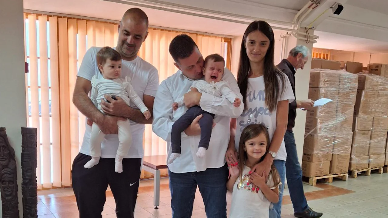 Opština Lučani nastavlja podršku porodicama: podeljena dečija sedišta - Lokal Info