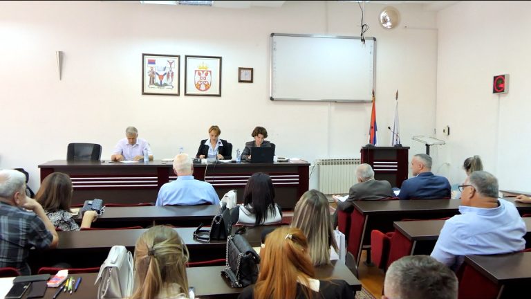 Sednica SO Arilje: smene u JKP „Zelen“, konkurs za direktora i informacija o vodi za piće Sednica SO Arilje: smene u JKP „Zelen“, konkurs za direktora i informacija o vodi za piće - Lokal Info