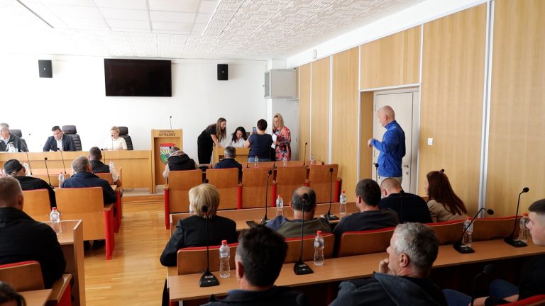Lučani ubrzavaju razvoj poljoprivrede: plastenici uz podršku Fondacije Ana i Vlade Divac Lučani ubrzavaju razvoj poljoprivrede: plastenici uz podršku Fondacije Ana i Vlade Divac - Lokal Info
