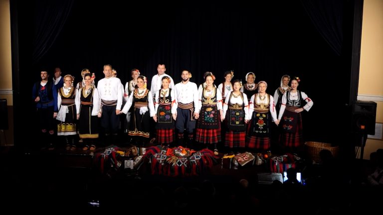 Folklor koji spaja generacije: KUD ‘Arilje’ sprema spektakl i čuva tradiciju uprkos izazovima Folklor koji spaja generacije: KUD ‘Arilje’ sprema spektakl i čuva tradiciju uprkos izazovima - Lokal Info