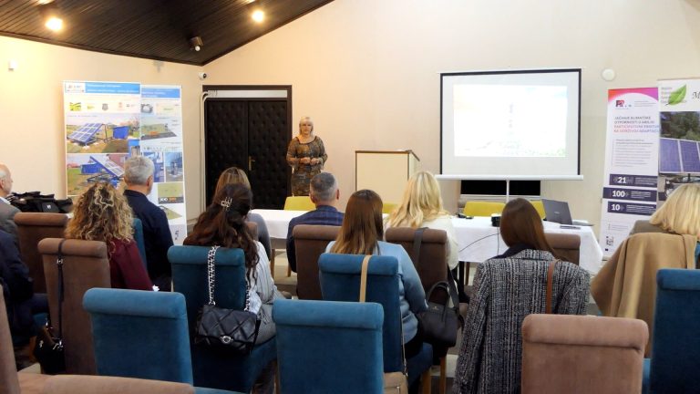 Panel o klimatskim promenama: suša i bujične poplave najveći rizici za poljoprivredu zapadne Srbije Panel o klimatskim promenama: suša i bujične poplave najveći rizici za poljoprivredu zapadne Srbije - Lokal Info