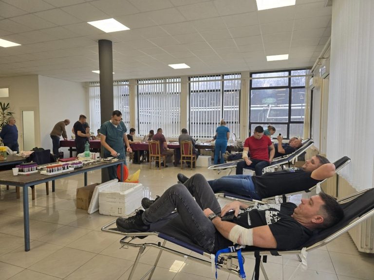 Izuzetan odziv davalaca u akciji dobrovoljnog davanja krvi u Lučanima. Izuzetan odziv davalaca u akciji dobrovoljnog davanja krvi u Lučanima. - Lokal Info