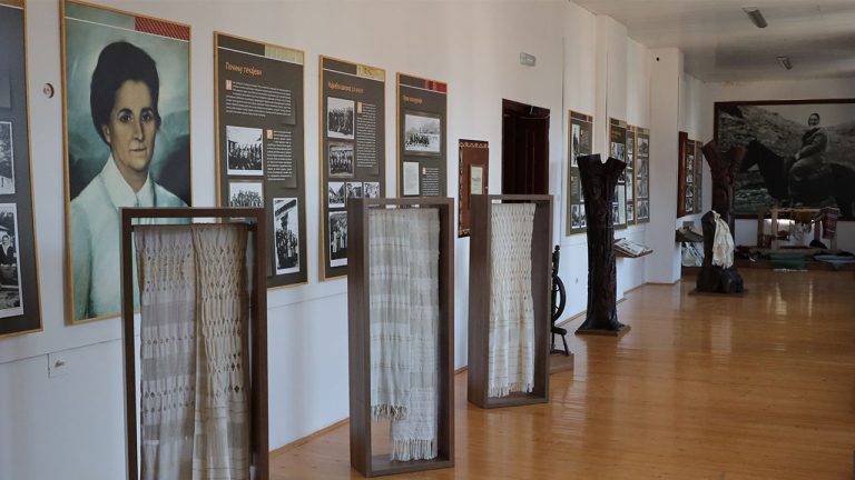 Izložbena postavka o Rajki Borojević otkriva kako je nastala prva ženska zadruga u Dragačevu Izložbena postavka o Rajki Borojević otkriva kako je nastala prva ženska zadruga u Dragačevu - Lokal Info