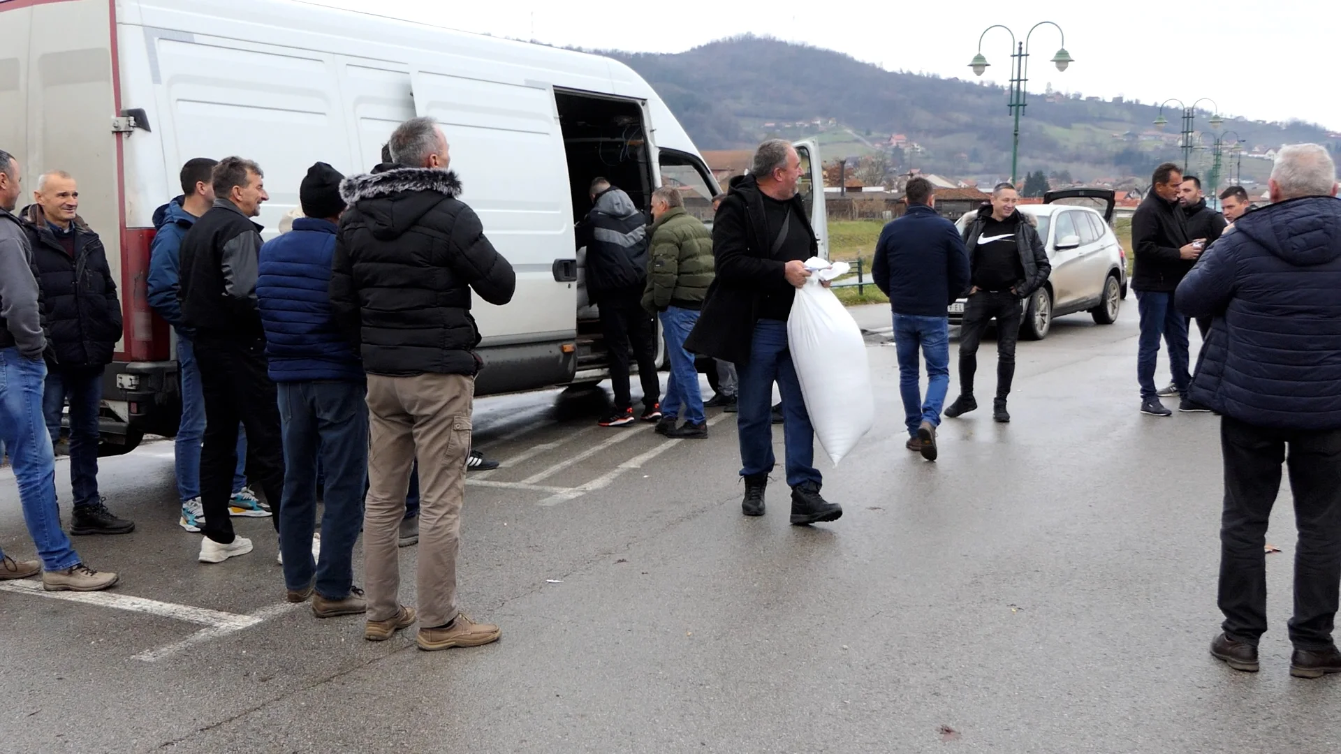 Farmeri u Lučanima dobili preporuke i semenski materijal u okviru opštinskog projekta - Lokal Info