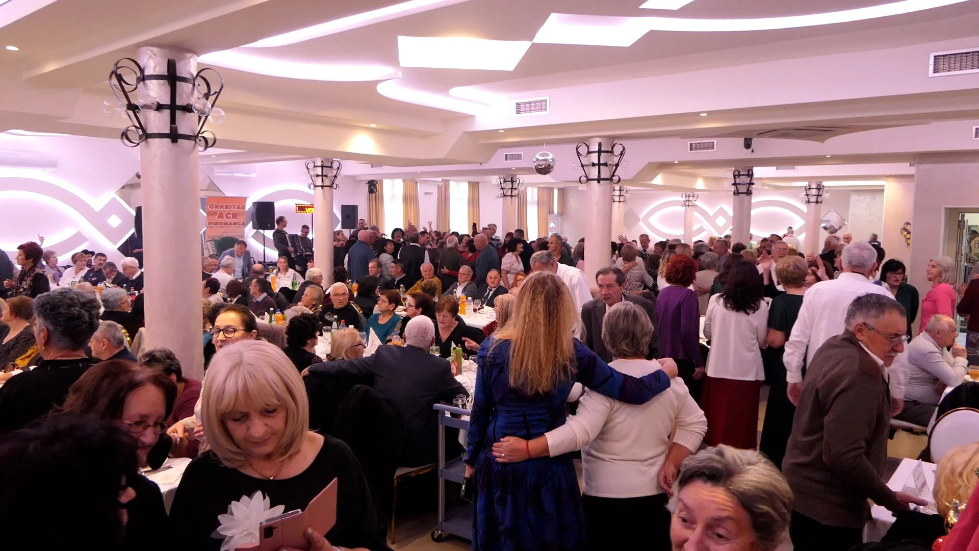 Penzioneri iz devet okruga na tradicionalnom okupljanju u Arilju - Lokal Info