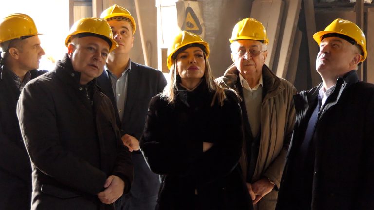 Ministarka Mesarović obišla IKL Guča: razgovori o razvoju i novim zapošljavanjima - Lokal Info