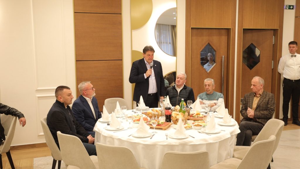 Gasic sa veteranima u Lucanima