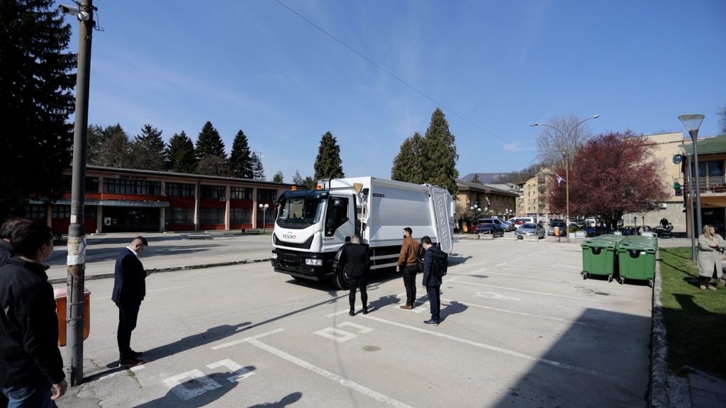 Kamion smecar za Lucane