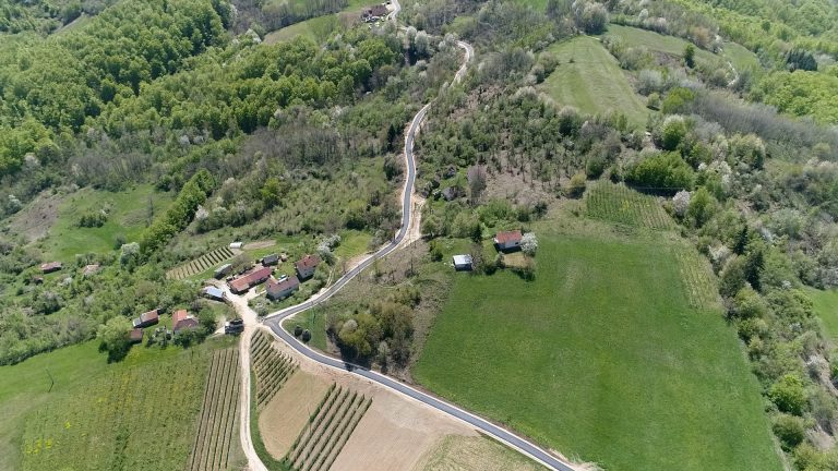 Meštani Viče dobili put koji su čekali godinama: Novi asfalt menja život sela - Lokal Info