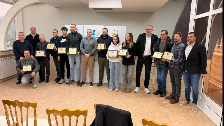Dodeljena priznanja najuspešnijim sportistima u Arilju Dodeljena priznanja najuspešnijim sportistima u Arilju - Lokal Info