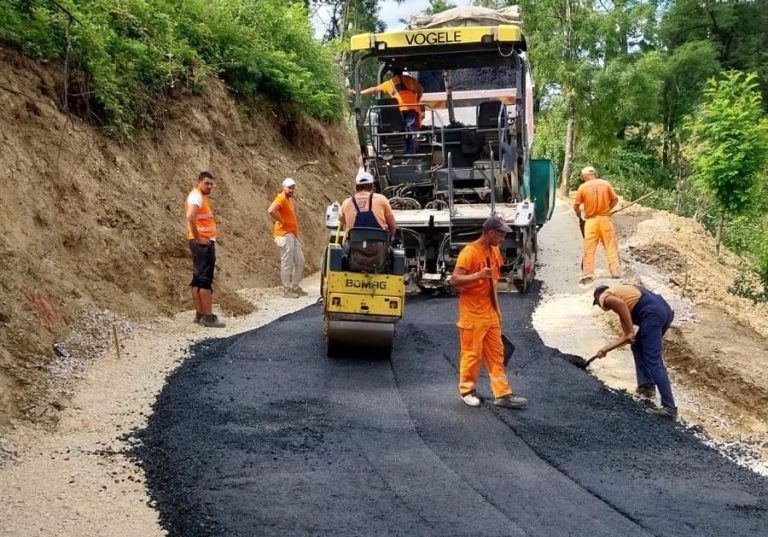 Novi asfalt za meštane Gloga: Završeni radovi u zaseoku Velisavljevići - Lokal Info
