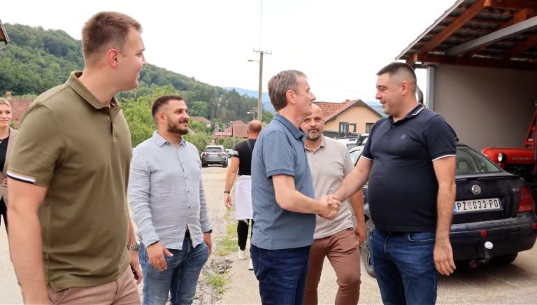 Glišić u Prilipcu: Uskoro rešavanje bujičnih voda i oštećenih puteva - Lokal Info