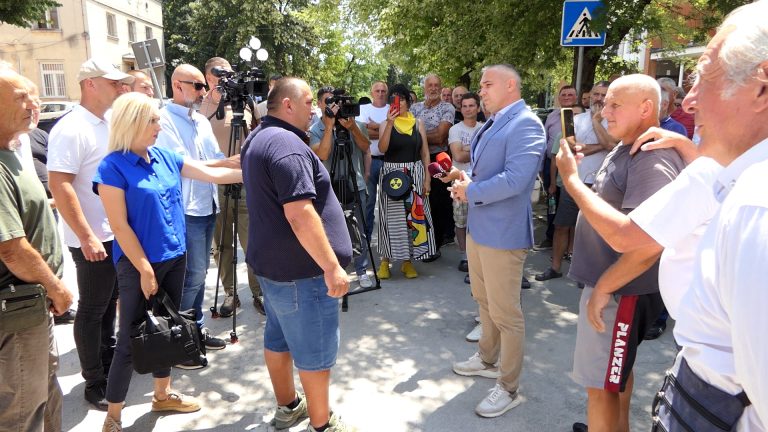 Protest malinara u Arilju: Traže cenu od 550 dinara - Lokal Info