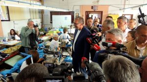 Predsednik Srbije Aleksandar Vučić u obilasku proizvodnog pogona kompanije Sportex u Arilju