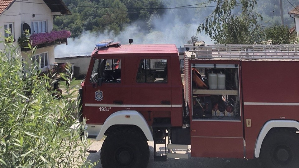 Požar na poljoprivrednom objektu u Mirosaljcima