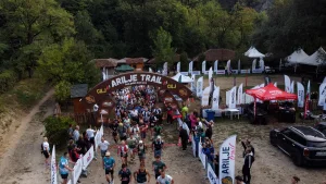 Učesnici manifestacije Arilje Trail 2026 na stazi kroz prirodu ariljskog kraja