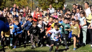 Učenici na humanitarnoj Trci za srećnije detinjstvo u Arilju